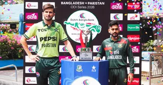 পাকিস্তানের বিপক্ষে টস হেরে প্রথমে ব্যাটিংয়ে বাংলাদেশ